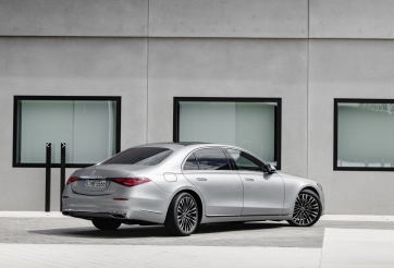 Mercedes-Benz S-Class 2021 có khả năng đánh lái bánh sau